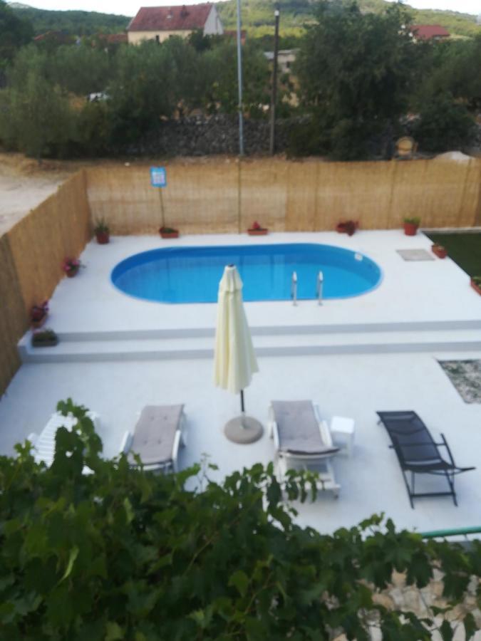 Apartmani Bruna Bilice Vrulje  المظهر الخارجي الصورة