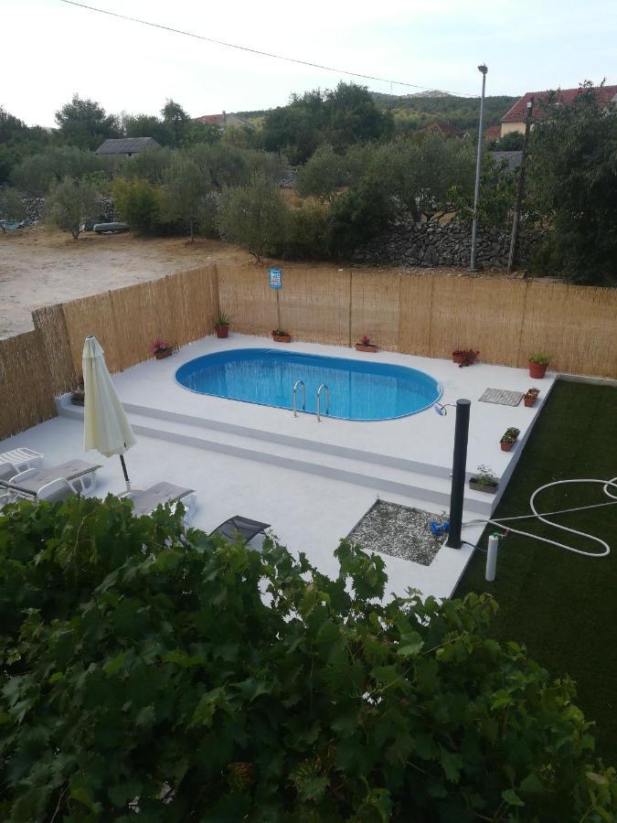 Apartmani Bruna Bilice Vrulje  المظهر الخارجي الصورة