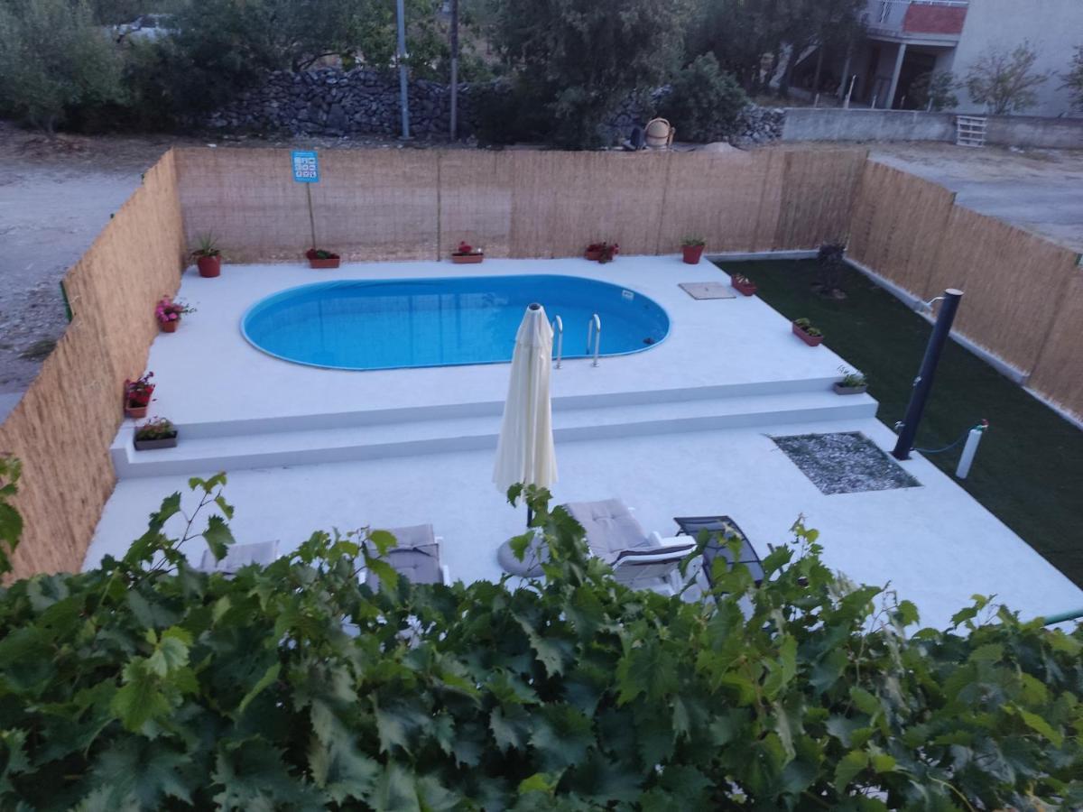 Apartmani Bruna Bilice Vrulje  المظهر الخارجي الصورة