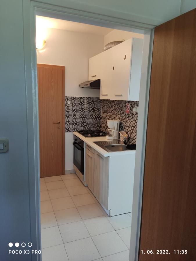 Apartmani Bruna Bilice Vrulje  المظهر الخارجي الصورة